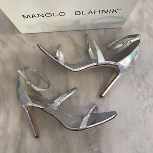 Manolo Blanik Bombita Holographic Heels 👠